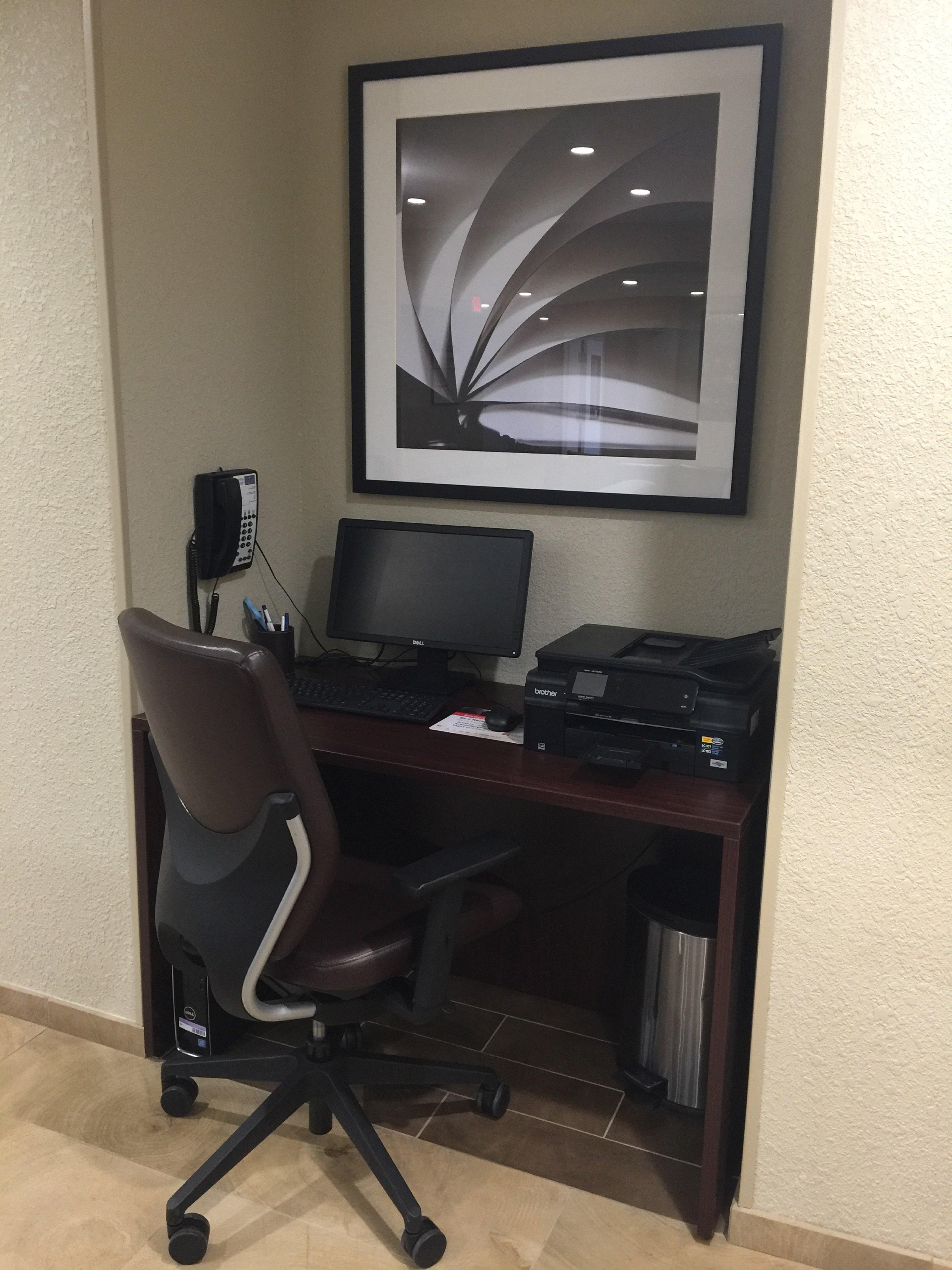 Candlewood By Ihg Hotel Woodward