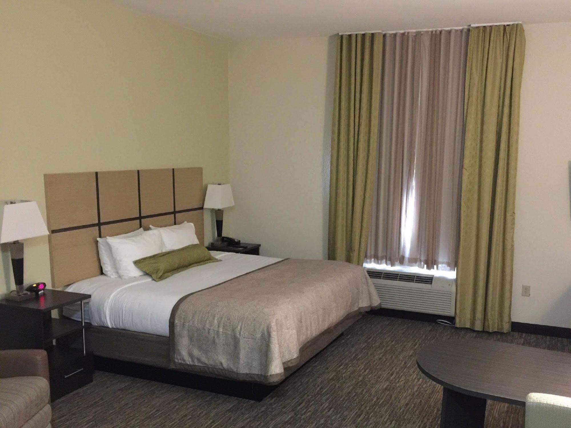 Candlewood By Ihg Hotel